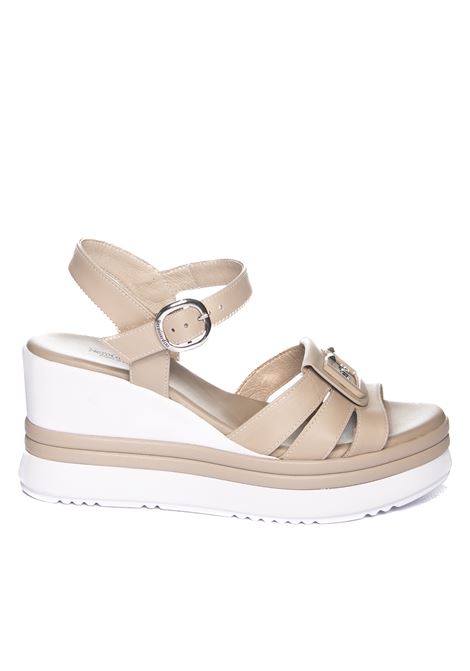 Beige leather sandal NERO GIARDINI | E410570DNAPPA-453